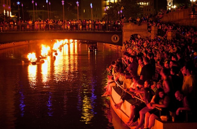 A view of the audience watching the WaterFire installation in Providence.